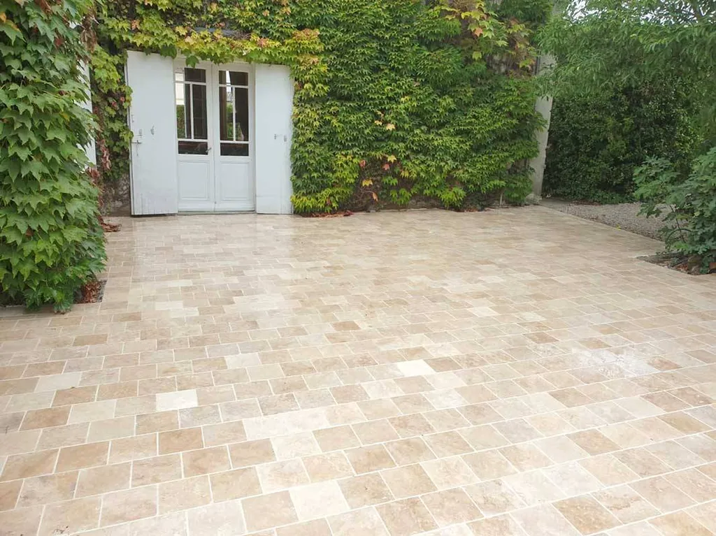 TERRASSE EN PAVES TRAVERTIN BEIGE 1er choix CLASSIC 