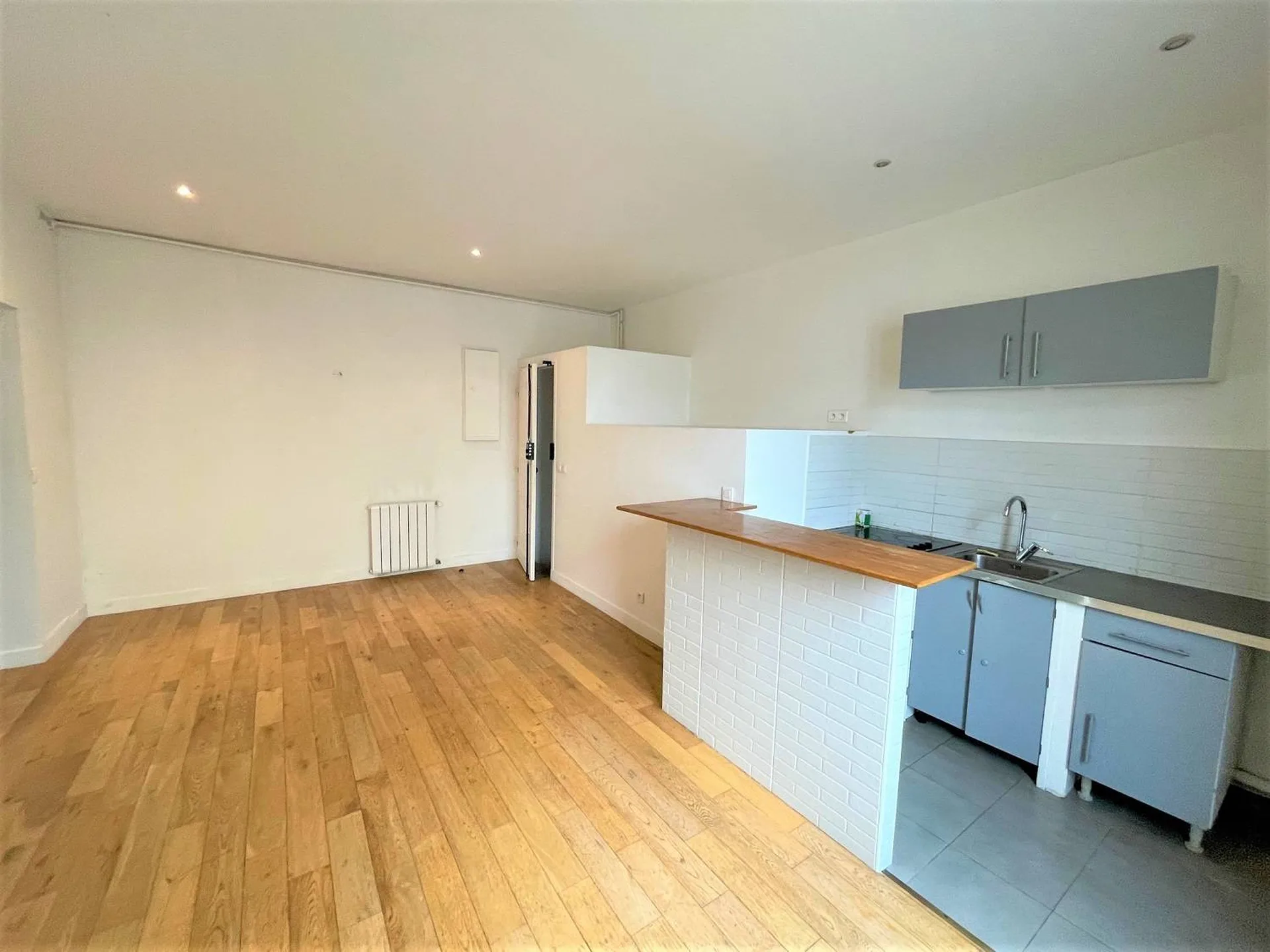 A vendre 3 pièces proche de la rue de colombes à Courbevoie 92400