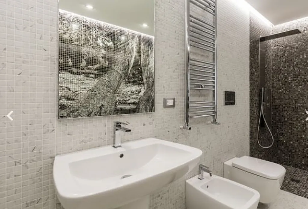 mosaique salle de bain blanc