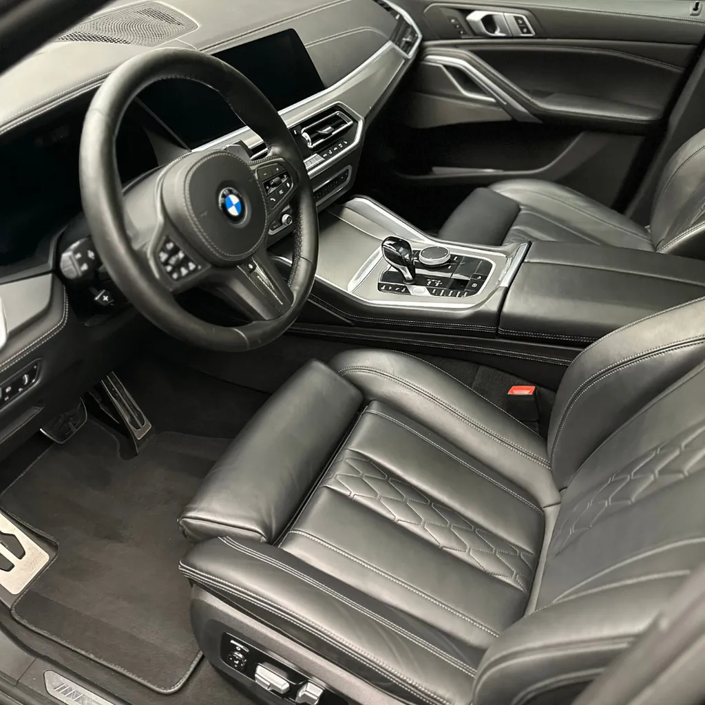 Repigmentation du cuir d'un BMW X6 M50d à Le Mans (72)