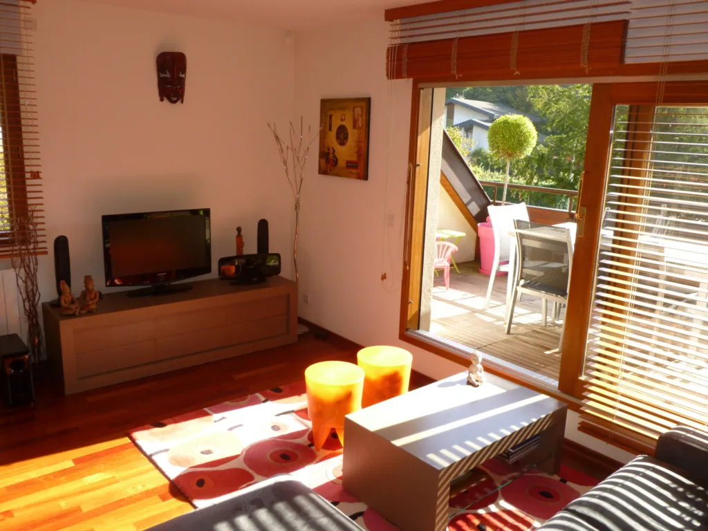 T4 duplex avec une grande pièce à vivre et une cuisine entièrement équipée, un produit rare au coeur du village de Menthon-Saint-Bernard