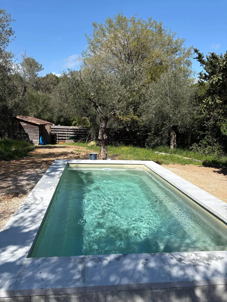 installation d'une piscine Starlite couleur bali à Valbone dans les Alpes Maritimes