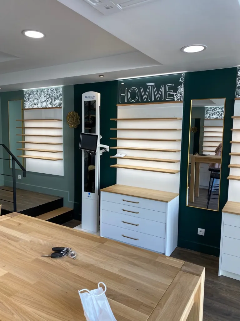 Agencement de magasins de lunettes sur Gradignan