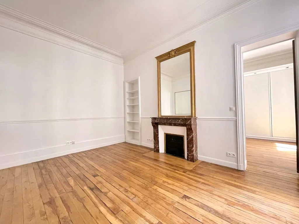 A vendre 2 pièces avec grande hauteur sous plafond Paris 75017