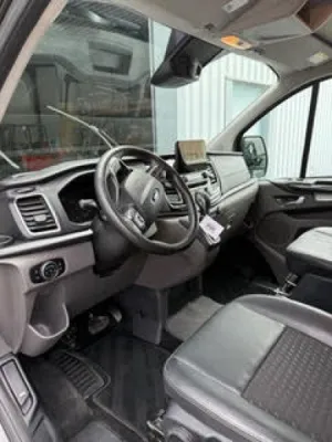 Remise à neuf de ce Ford Transit de chantier à Andrezieux Boutheon