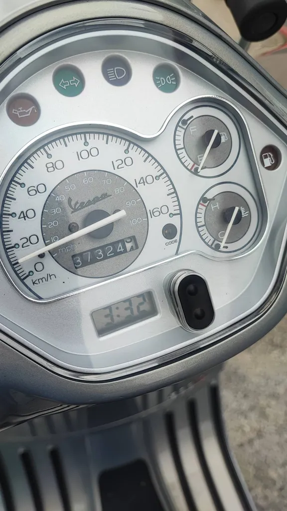 PIAGGIO VESPA GTS 300 du 03/2014 AVEC 37324 KM.