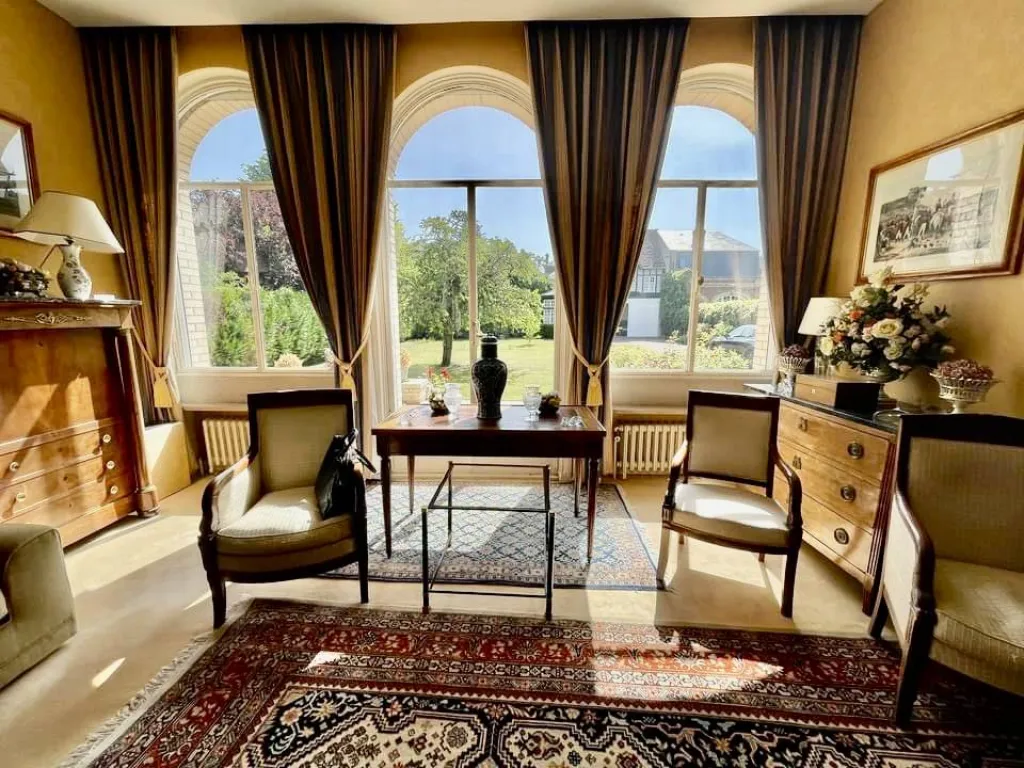 A saisir magnifique maison bourgeoise de 275 m² édifiée sur un terrain de 1119 m²