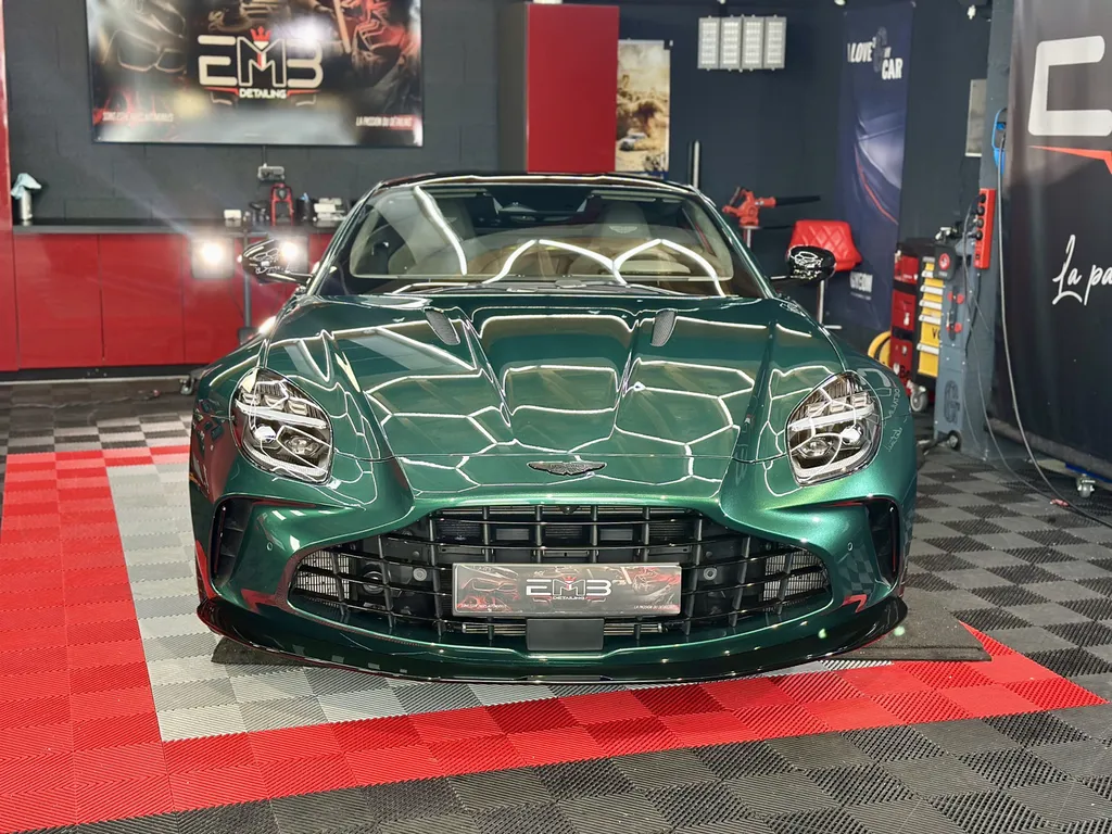 protection carrosserie PPF traitement céramique sur Aston martin Vantage Lyon 