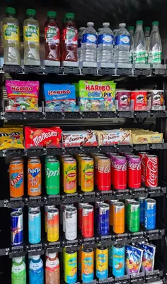 Distributeur automatique snacks et boissons