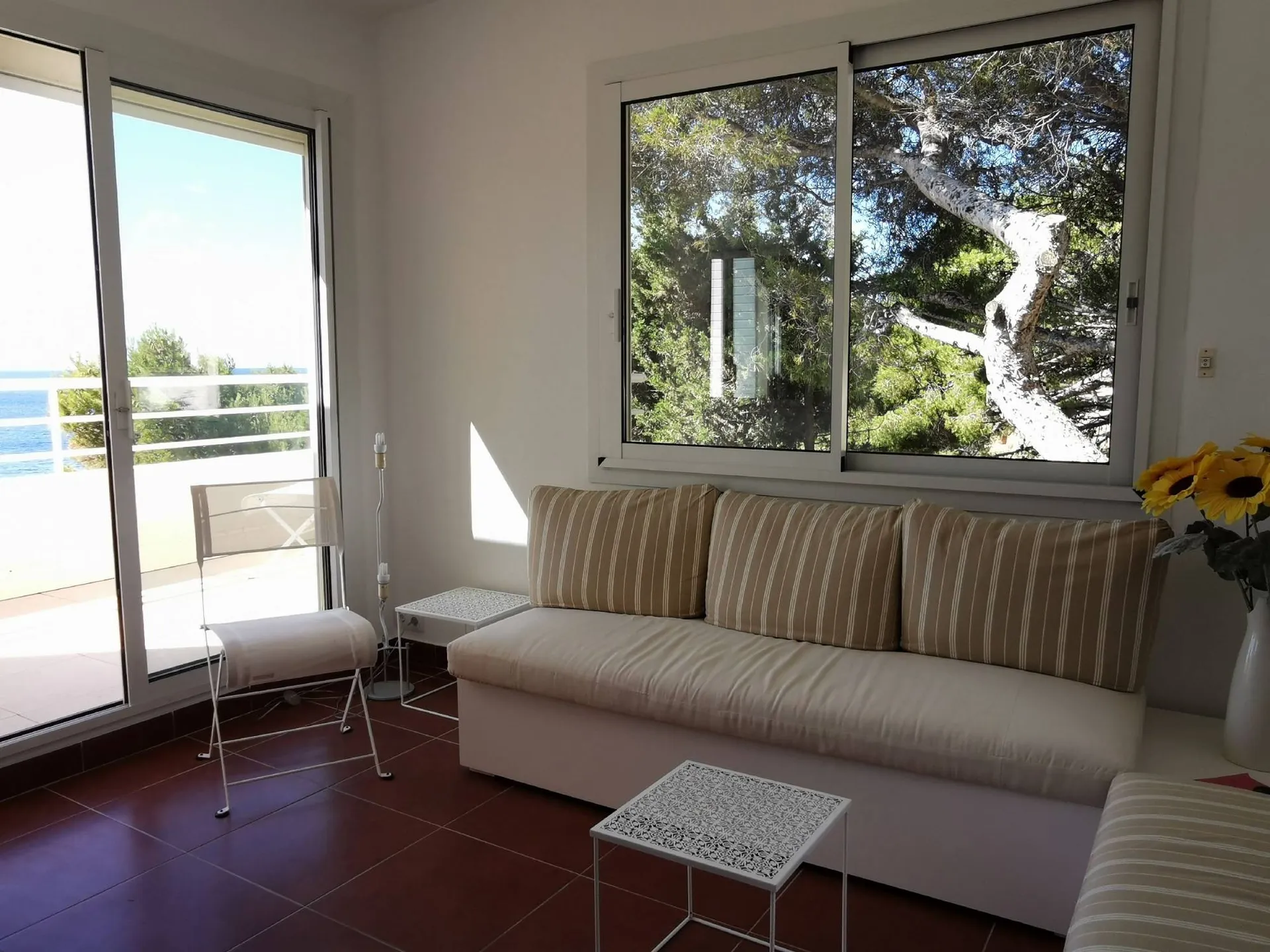 A VENDRE Cassis en front de mer avec terrasse, solarium et bungalow 