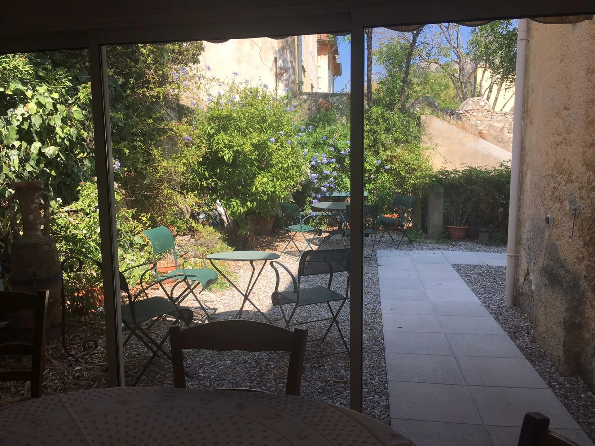 Maison avec terrasse à vendre dans le village de Cassis
