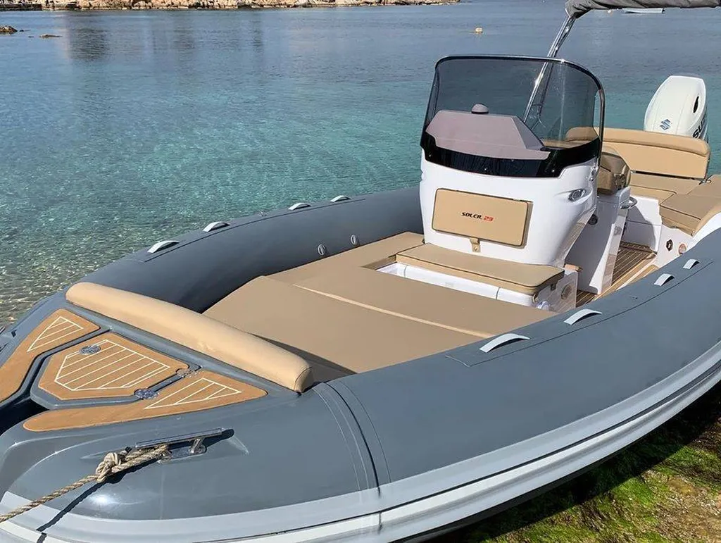 Soleil 23 Salpa bateau semi-rigide en vente à La Martinique