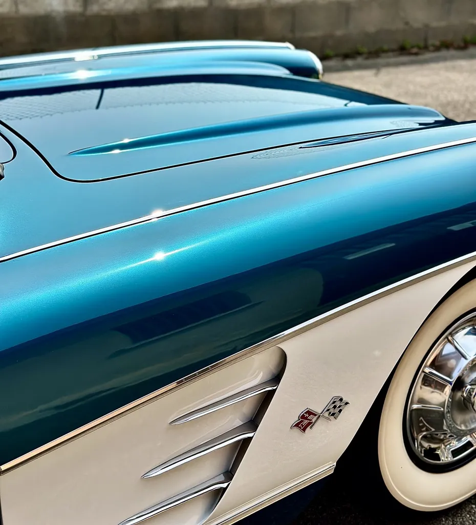 protection carrosserie traitement céramique Gyeon infinite Lyon Chevrolet corvette C1 1959