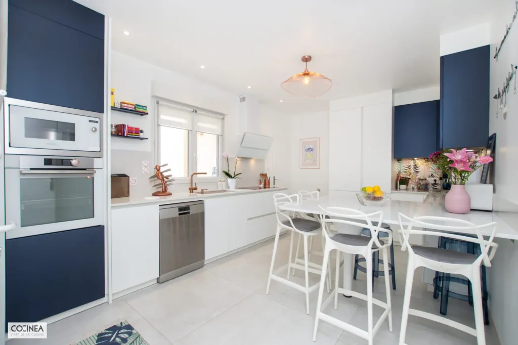 YPSILON LAQUE BLANC MAT ET YOTA BLEU