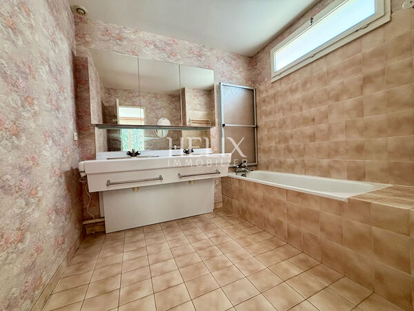 Maison proche lycée international, lisière de foret Saint Germain En Laye 145 m2.