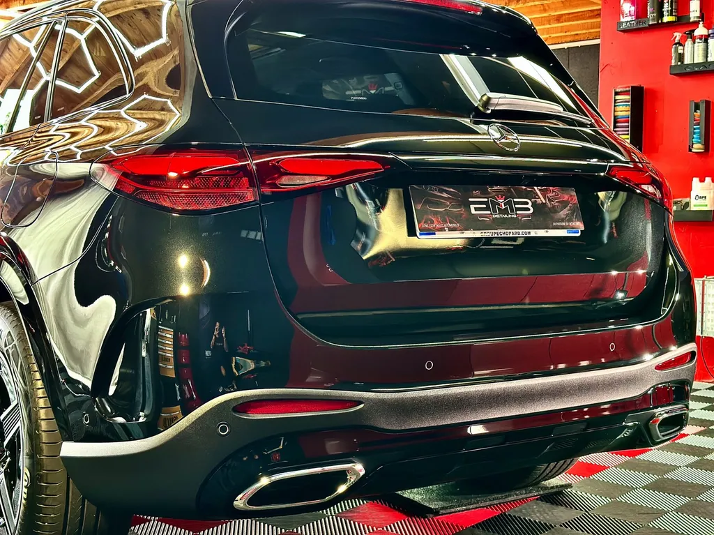 Traitement céramique auto DETAILING protection carrosserie Sud de Lyon Mercedes GLC