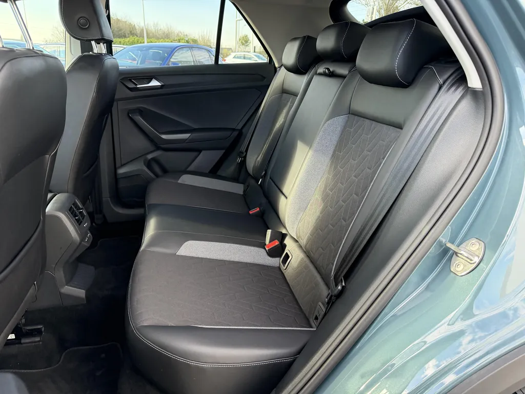 Achat voiture occasion Volkswagen T-Roc Edition GOAL Diesel Automatique près du Havre : profitez d'un SUV premium récent