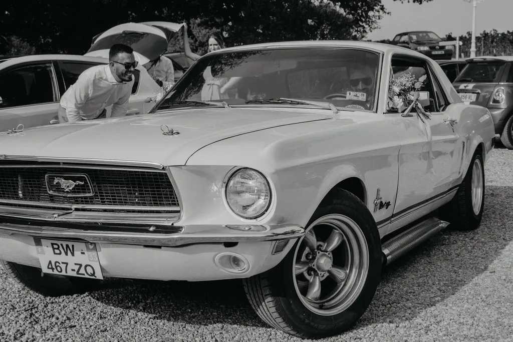 Comment choisir le véhicule de mariage idéal ?  - Les Mariages de Mademoiselle L - Laura Prunier