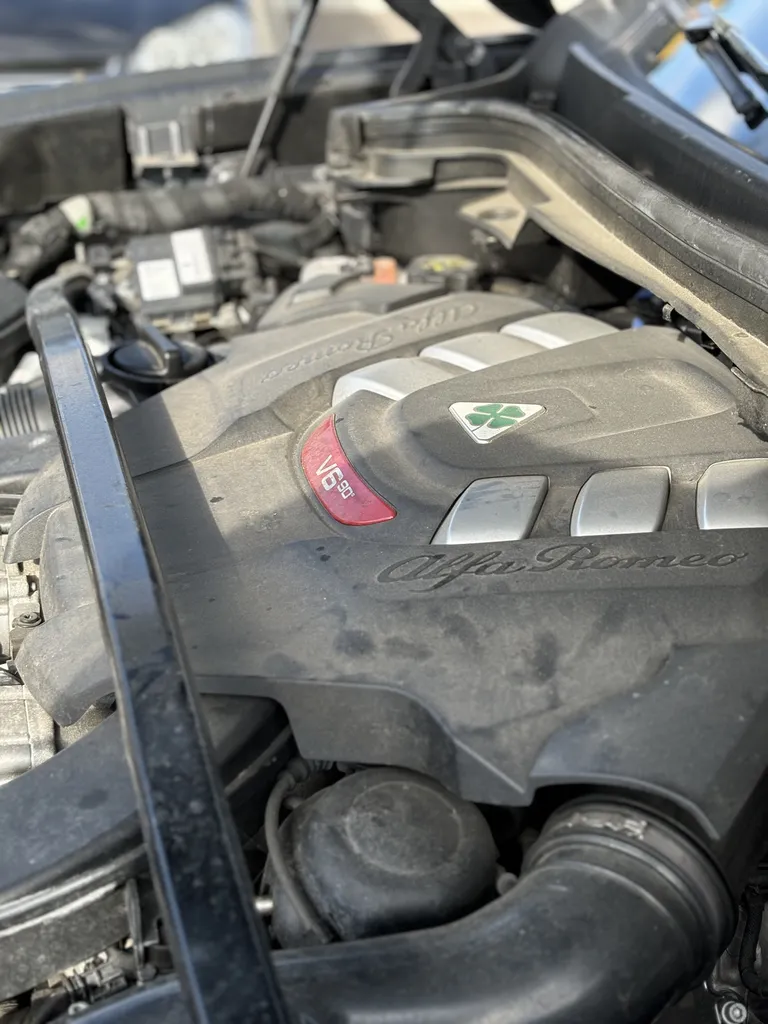 Nettoyage Et Lustrage d'un Alfa Romeo Stelvio QV en Haute Savoie