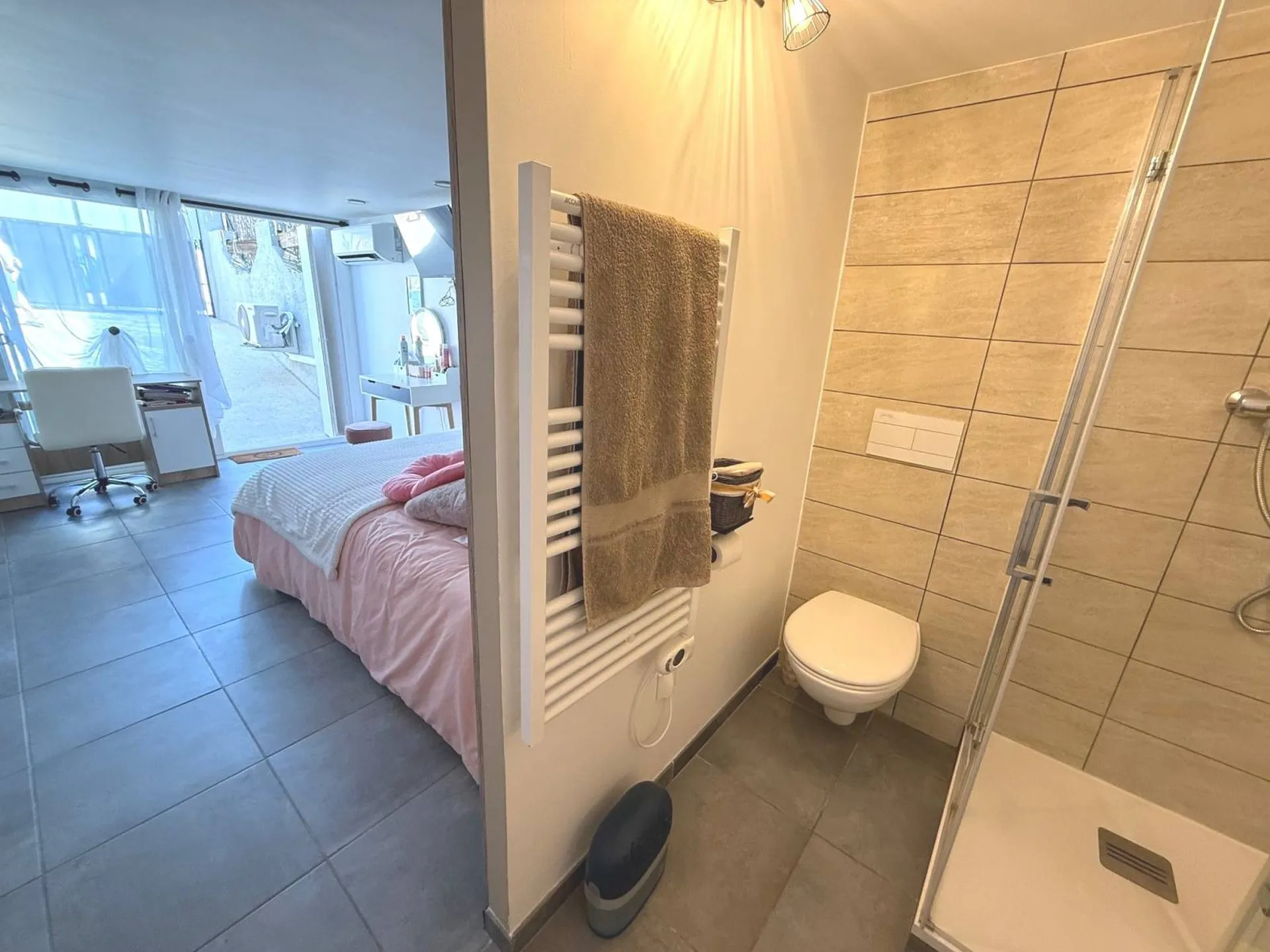 Chambre avec sde+wc+dressing avec accès indépendant