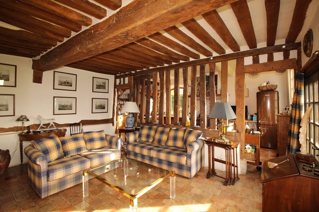 Achat maison à colombages avec tommettes et poutres apparentes proche Pont-l’Évêque 14130