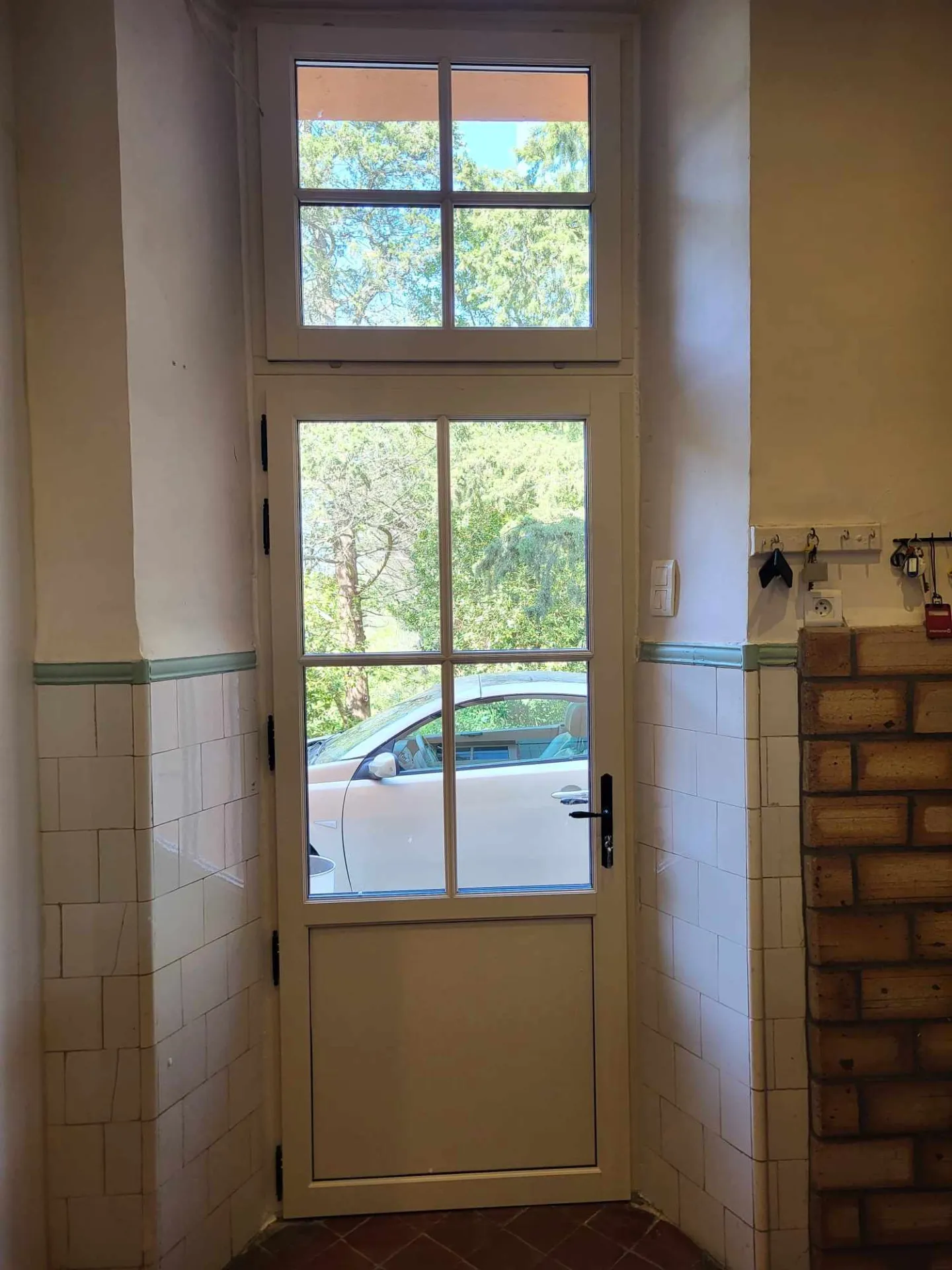 Rénovation de fenêtres bois exotique classe 3 pour maisons de caractère à Fréjus