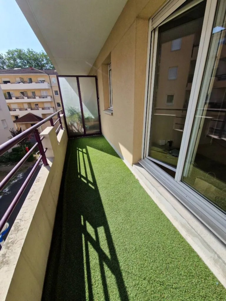 Situé au 25 rue de Parmentier à Rouen (rive gauche)