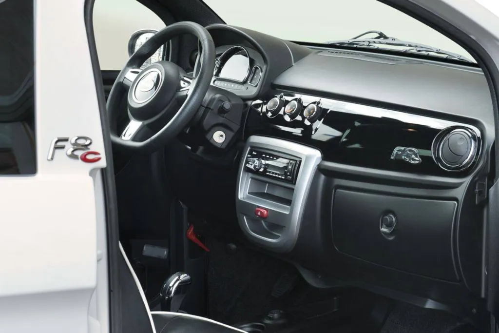 Vente voiture sans permis Microcar F8C moteur DCI CLIMATISEE de couleur BLANC NACREE sur Toulon dans la Var