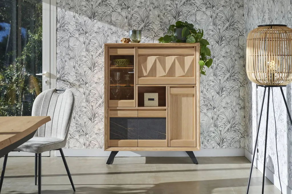 Vente d'une salle à manger complète en bois rehaussée de céramique dekton, DELTA