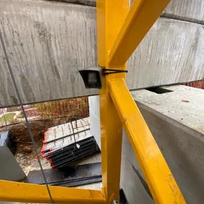 Installation d’une vidéosurveillance temporaire OMVC200 avec centrale GSM/IP et télésurveillance 24h/24 pour chantier à Carcès 83570