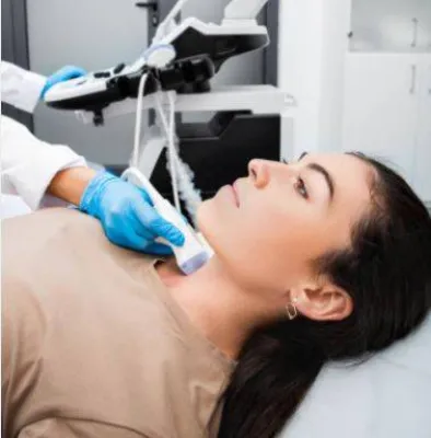 Réaliser une échographie de la glande thyroïde