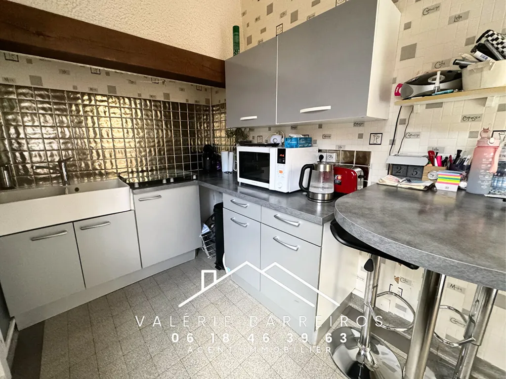 À vendre, jolie maison de brique de 100 m² sur un terrain de 120 m² situé à Caudebec-les-Elbeuf 76320