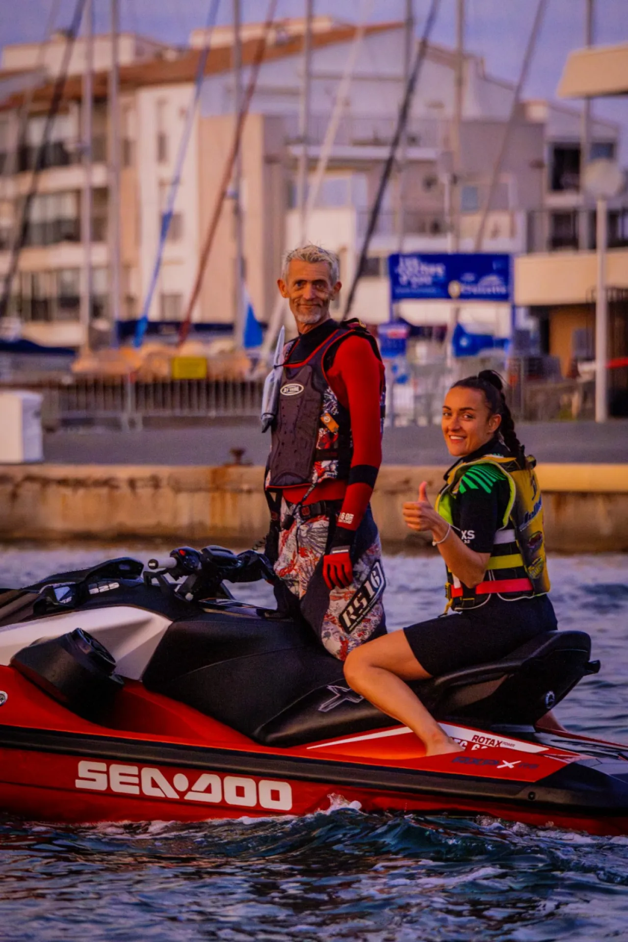 Offrir une activité originale pour la fête des mères en mer avec Matos Import en jet-ski Cap d’Agde, proche de Marseillan, Sète et Grau d’Agde