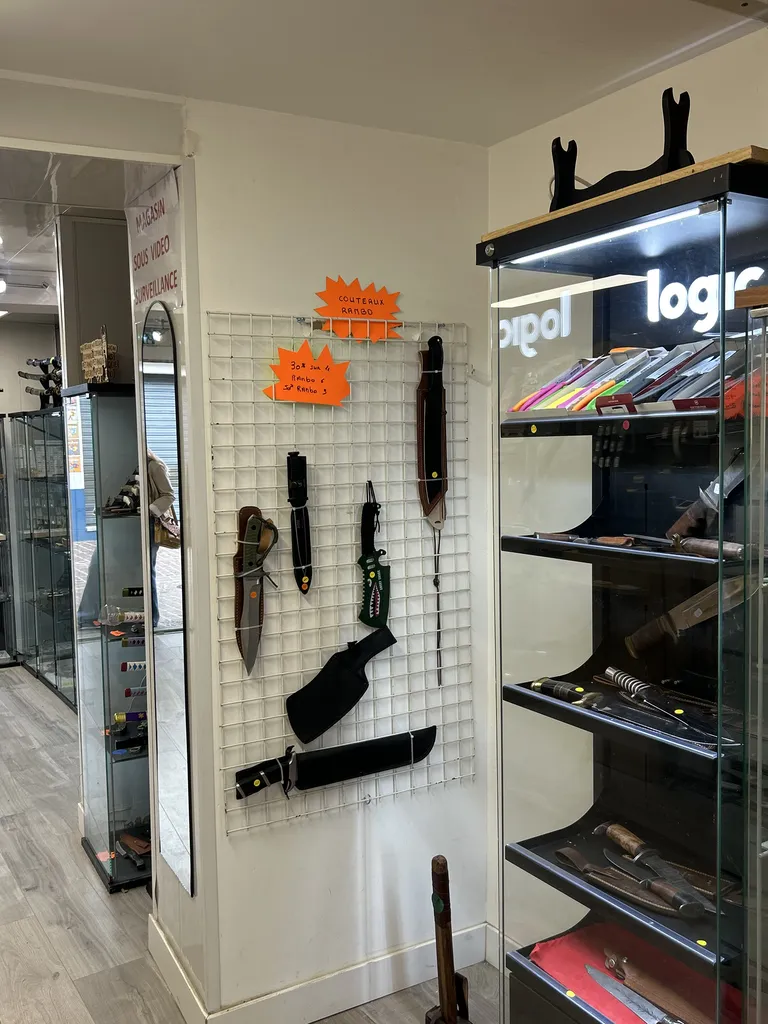 Boutique de couteaux artisanaux, gravure personnalisée, accessoires bois haut de gamme près de Montpellier et Palavas-les-Flots