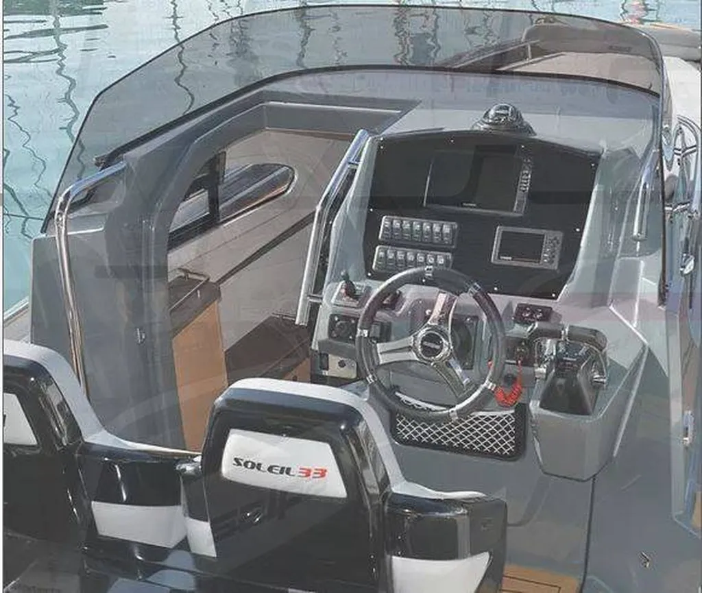 Bateau à moteur semi-rigide Soleil 33 de Salpa neuf La Martinique