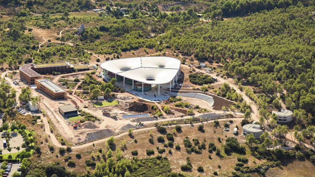 Hôtel Éco-Responsable architecte Corinne Vezzoni à Aix-en-Provence – Lodges et Chambres Modernes