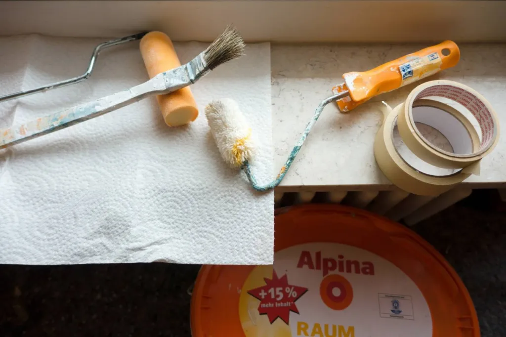 Spécialiste en peinture pour refaire une salle à manger à Vitrolles proche de Marseille  Galim Émile