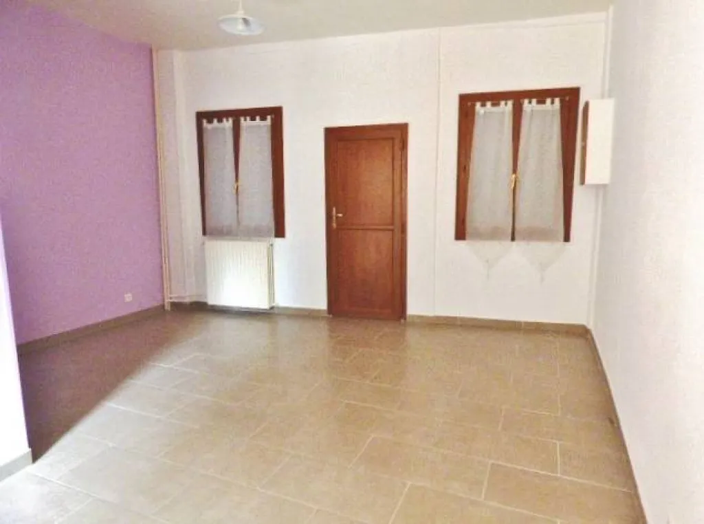 Vends maison de ville avec terrasse proche commerces proche st pierre lès elbeuf 76