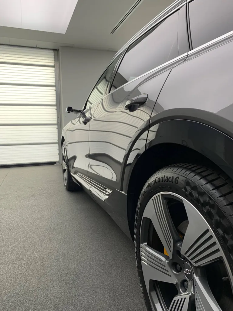 Traitement céramique véhicule neuf Audi E-tron à Moungins