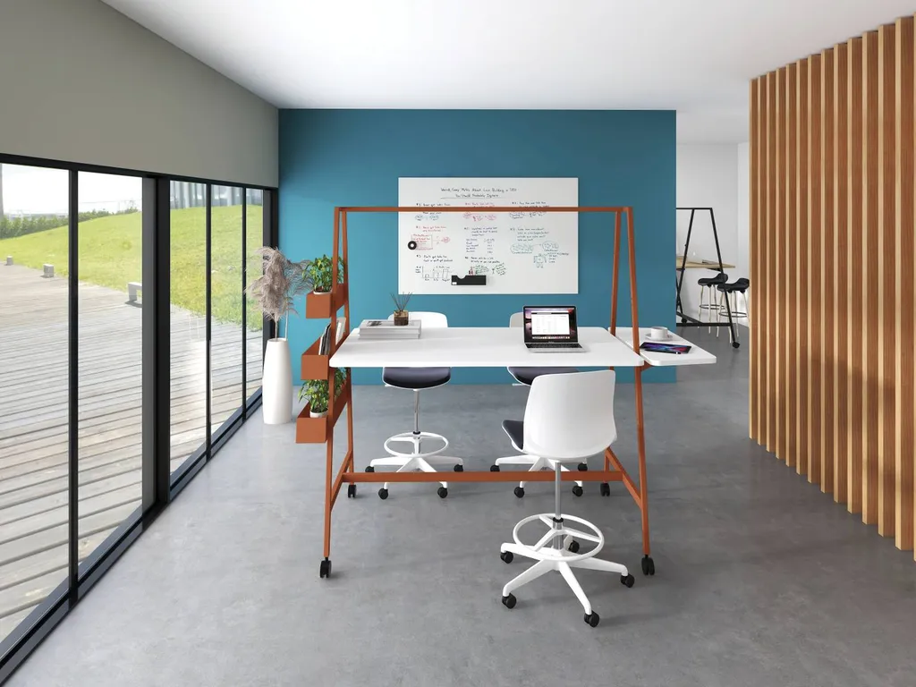 Table haute de coworking à aménager dans un espace collaboratif à Nîmes 