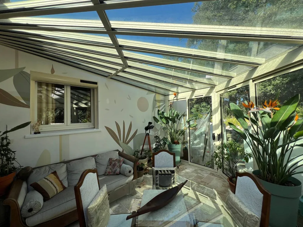 Installation d'une véranda quart de soleil sur mesure en aluminium entre Nîmes et Montpellier