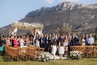 Votre Wedding planner pour l'Organisation d'un mariage juif de luxe avec houppa dans un mas en Provence