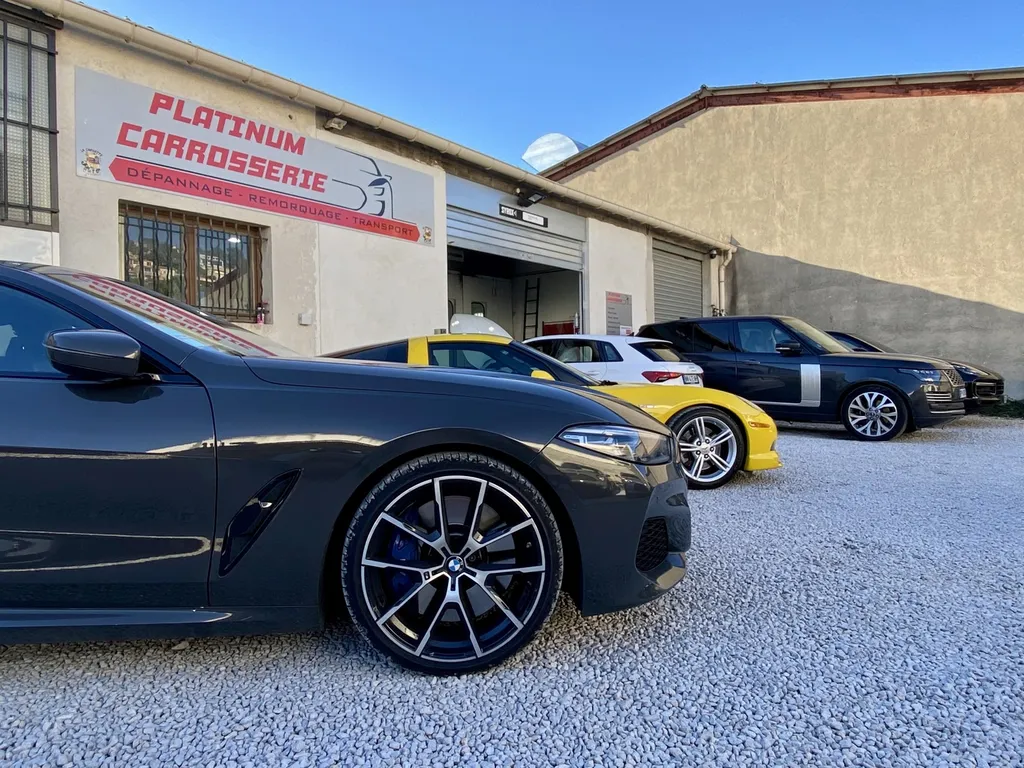  Réparation sur tout type de véhicule européen et Americain chez Platinum Carrosserie  proche de Marseille et d’Aubagne 