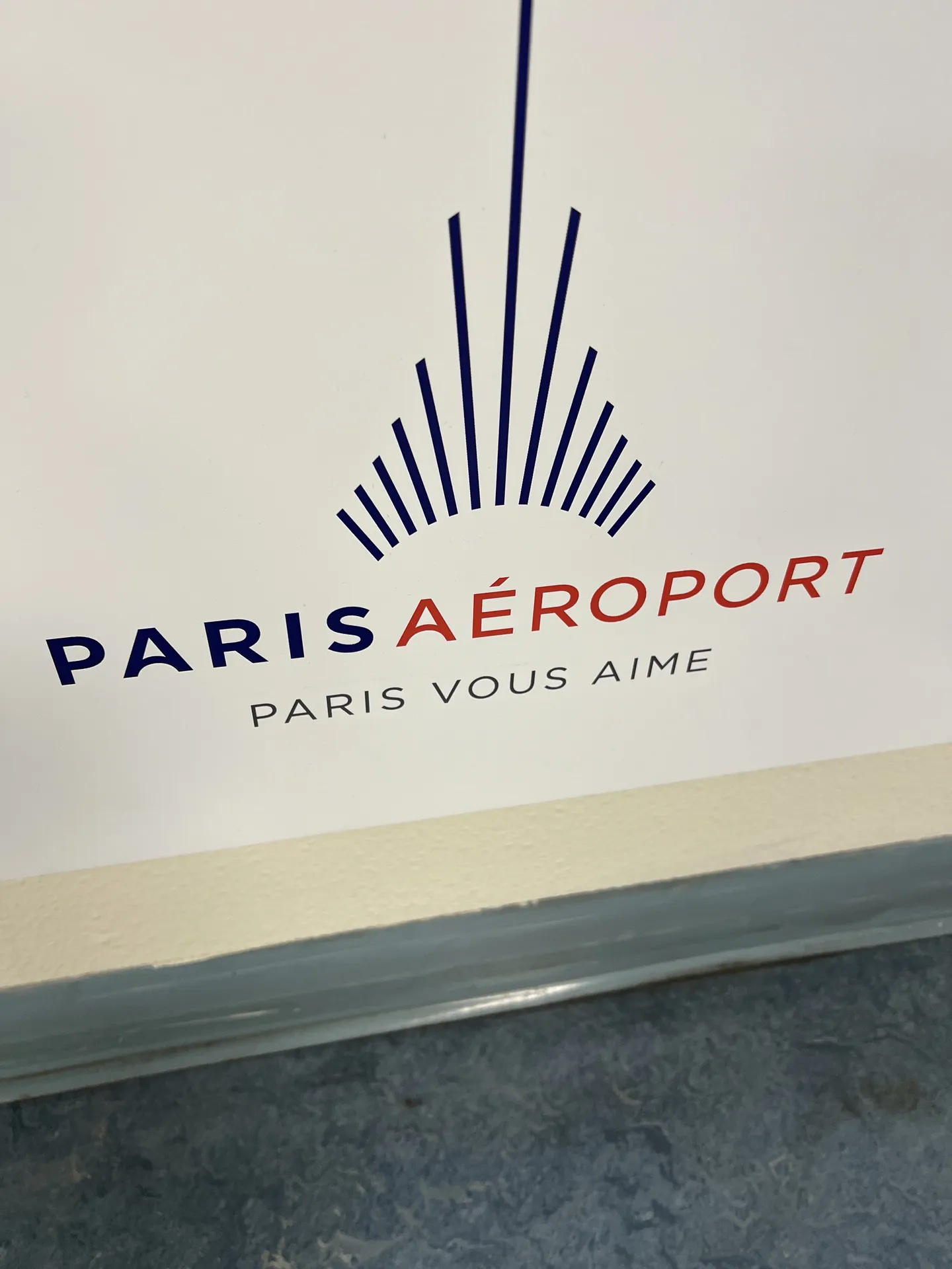 Reservez vos Transferts Aéroport Haut de Gamme vers Paris – CDG, Orly & Tous les Aéroports Parisiens