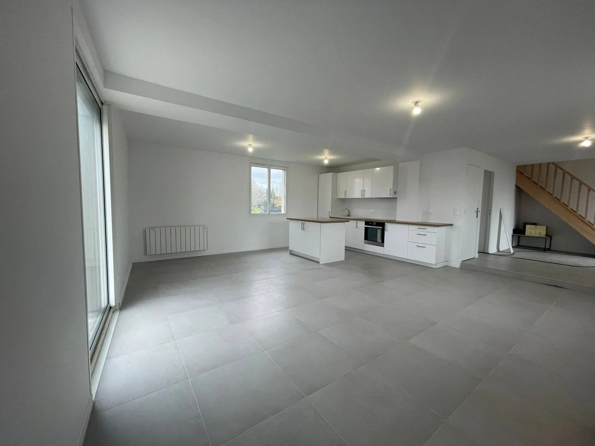 A VENDRE ISNEAUVILLE