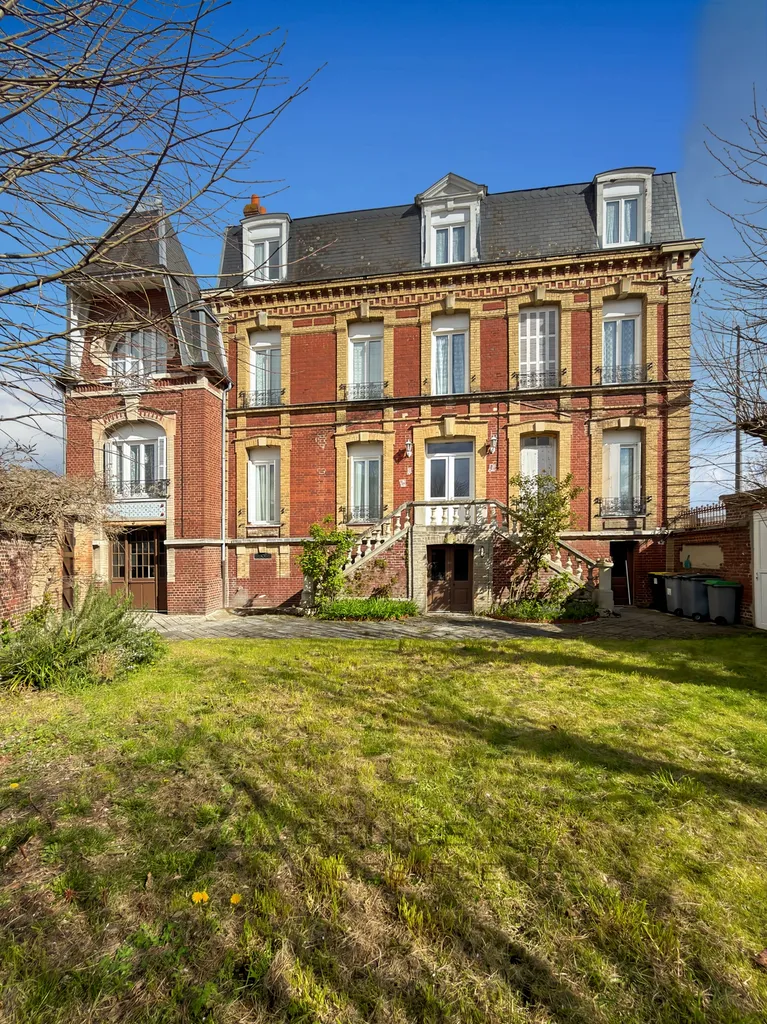 A vendre maison rénovée de 140 m² édifiée sur un terrain de 600 m² commune de TOURVILLE LA RIVIERE 76410