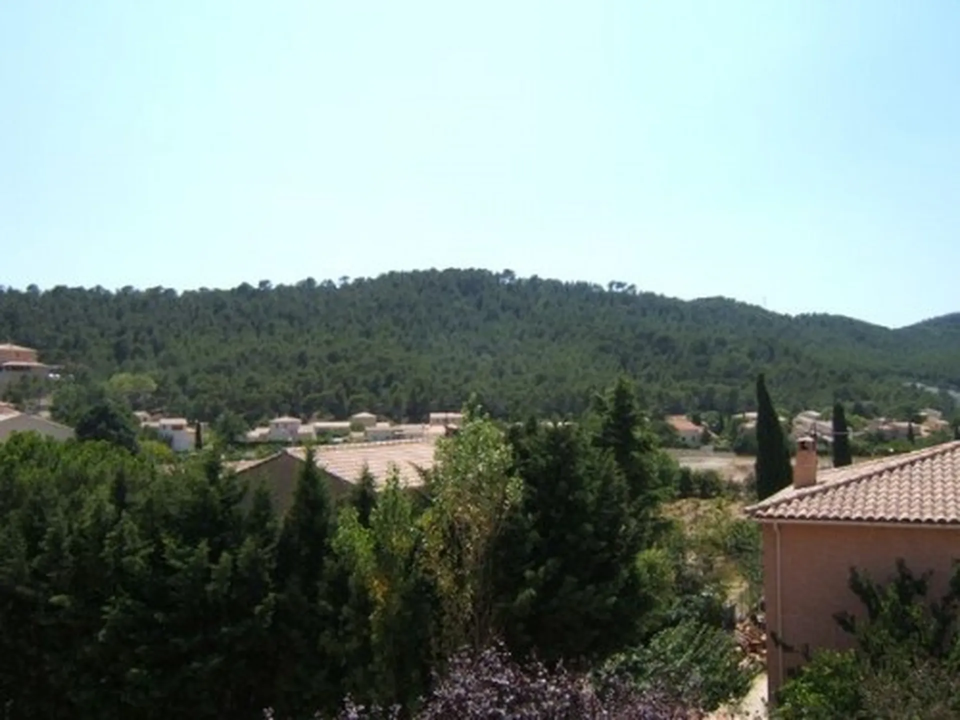 Vente maison Roquefort La Bédoule proche commodités avec jardin