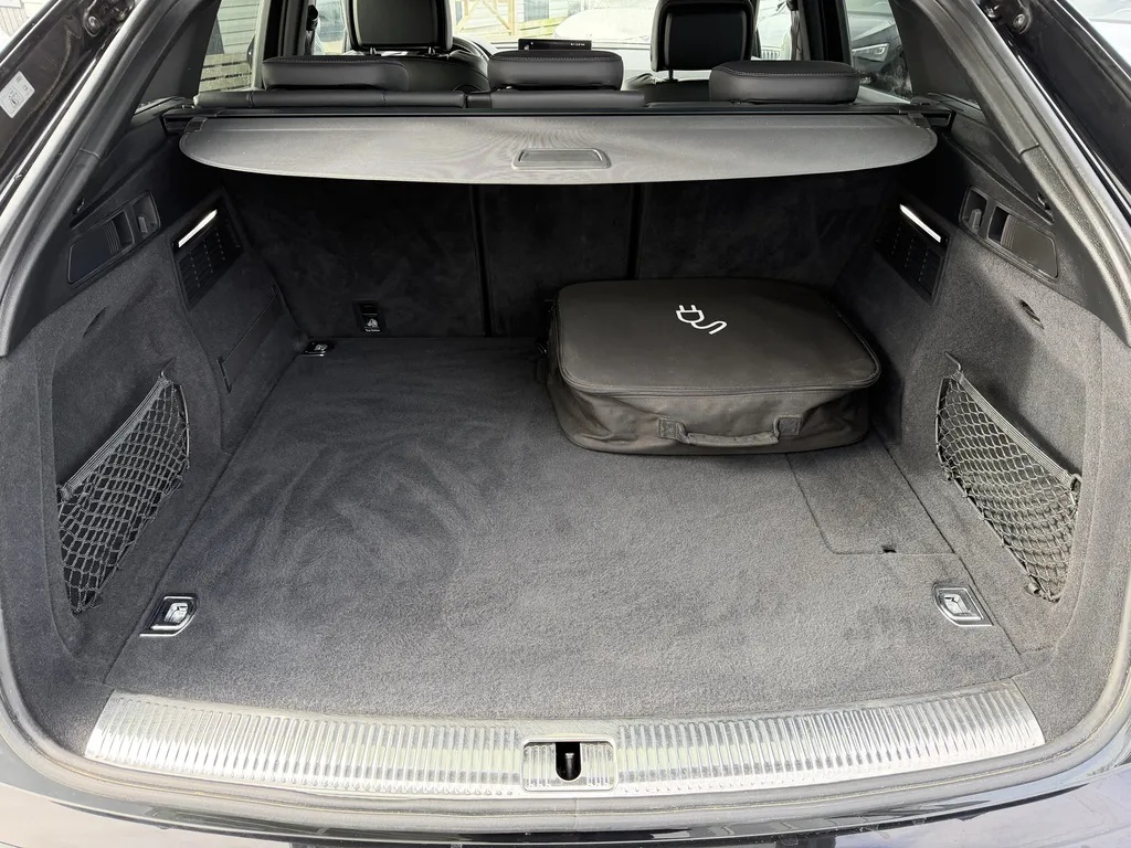 Audi Q5 Sportback d'occasion à vendre proche du Havre : SUV hybride S-Line performant chez Caudebec Automobiles Normandie