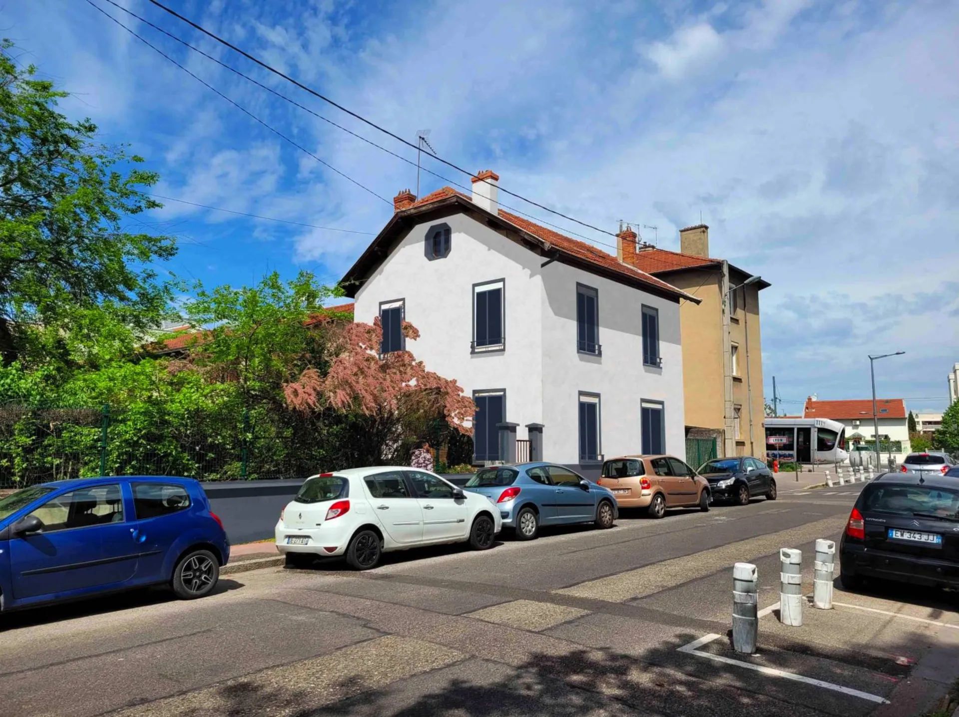 Studio entièrement rénové idéal investisseur clé en main à Lyon 8ème dans une petite copropriété