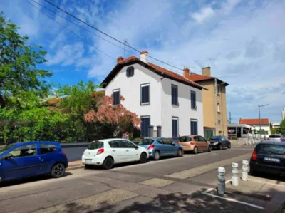 Studio entièrement rénové idéal investisseur clé en main à Lyon 8ème dans une petite copropriété